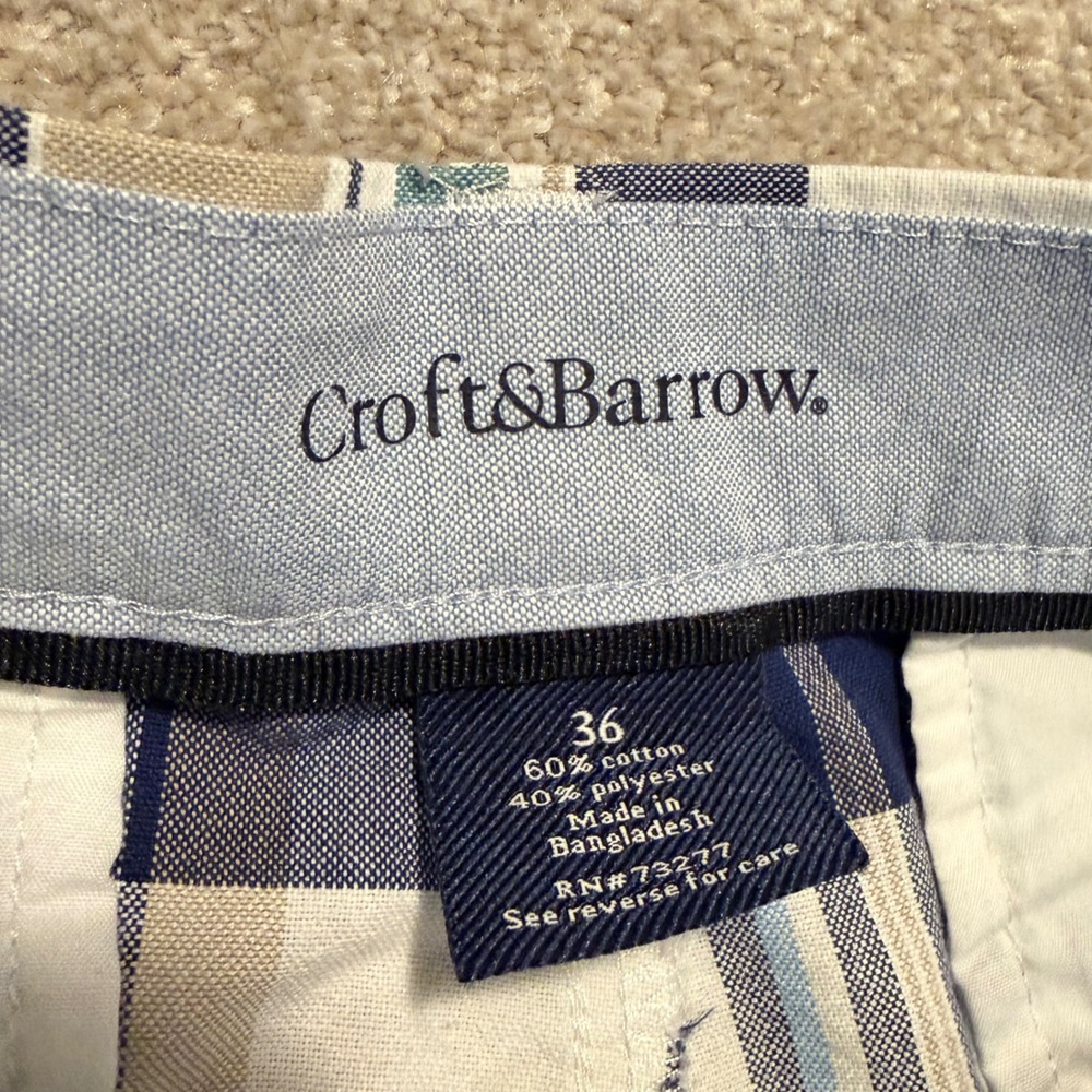 Croft‎ & Barrow Shorts Mens 36 Blue Tan Plaid Flat Front Cotton Blend Casual - Picture 2 of 6